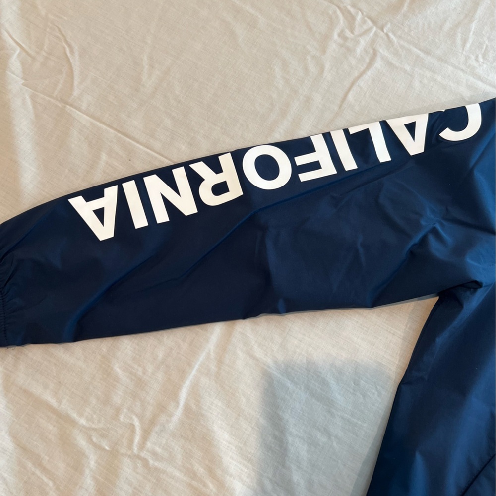 Hollister Men's Blue Lightweight Jacket - Picture 2 of 6